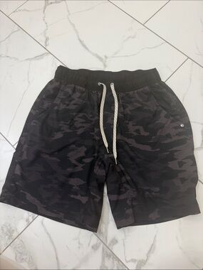 Vuori Kore Shorts Unlined with 7 inch inseam
